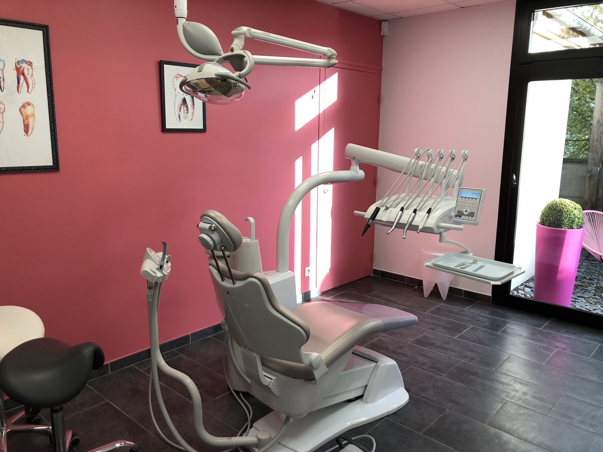 Salle de soins à la Clinique Dentaire de Solesmes